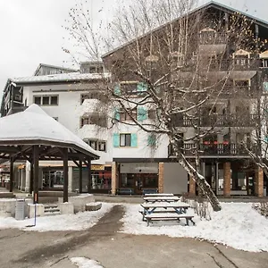 Petit Dru - Central Mezzanine With Mont Blanc Chamonix