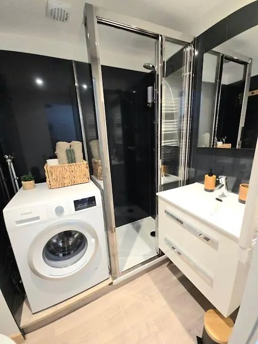 Studio Avec Balcon Vue Montblanc Et Parking Gratuit Le Nid Daigle Chamonix Mont Blanc